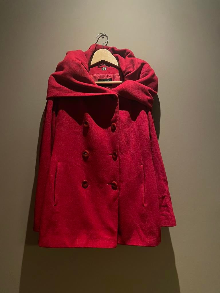 Rode Milo Coats maat 38, Ophalen of Verzenden, Zo goed als nieuw, Maat 38/40 (M), Rood