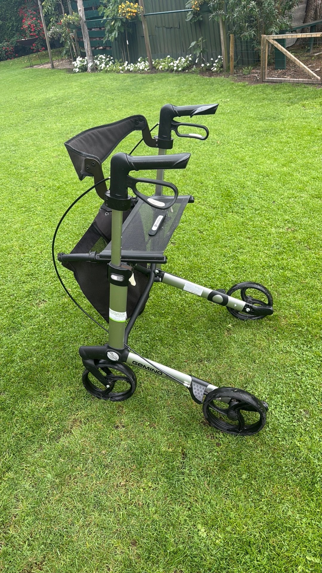 Rollator Gemino ( lichtgewicht ), Diversen, Ophalen, Lichtgewicht, Zo goed als nieuw
