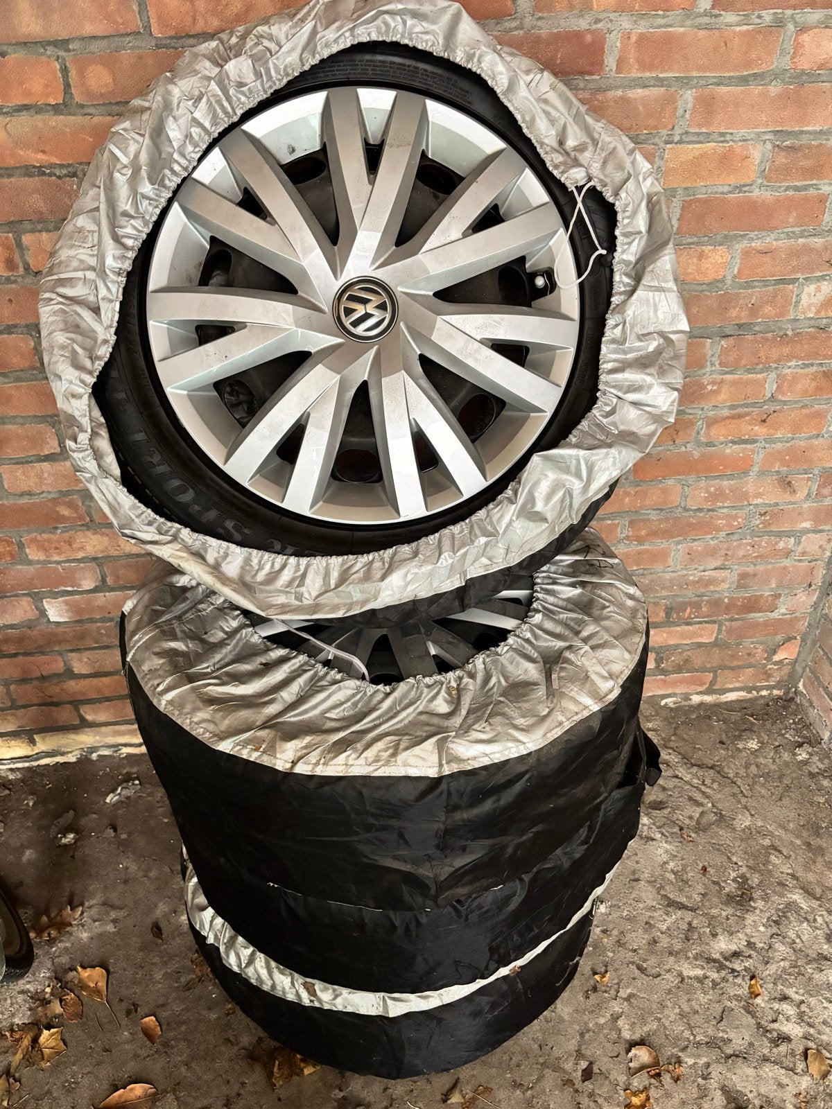 Moet weg: Stalen velgen met Dunlop Winterbanden 205/55R16 VW, Auto-onderdelen, Gebruikt, 16 inch, Banden en Velgen, Personenwagen