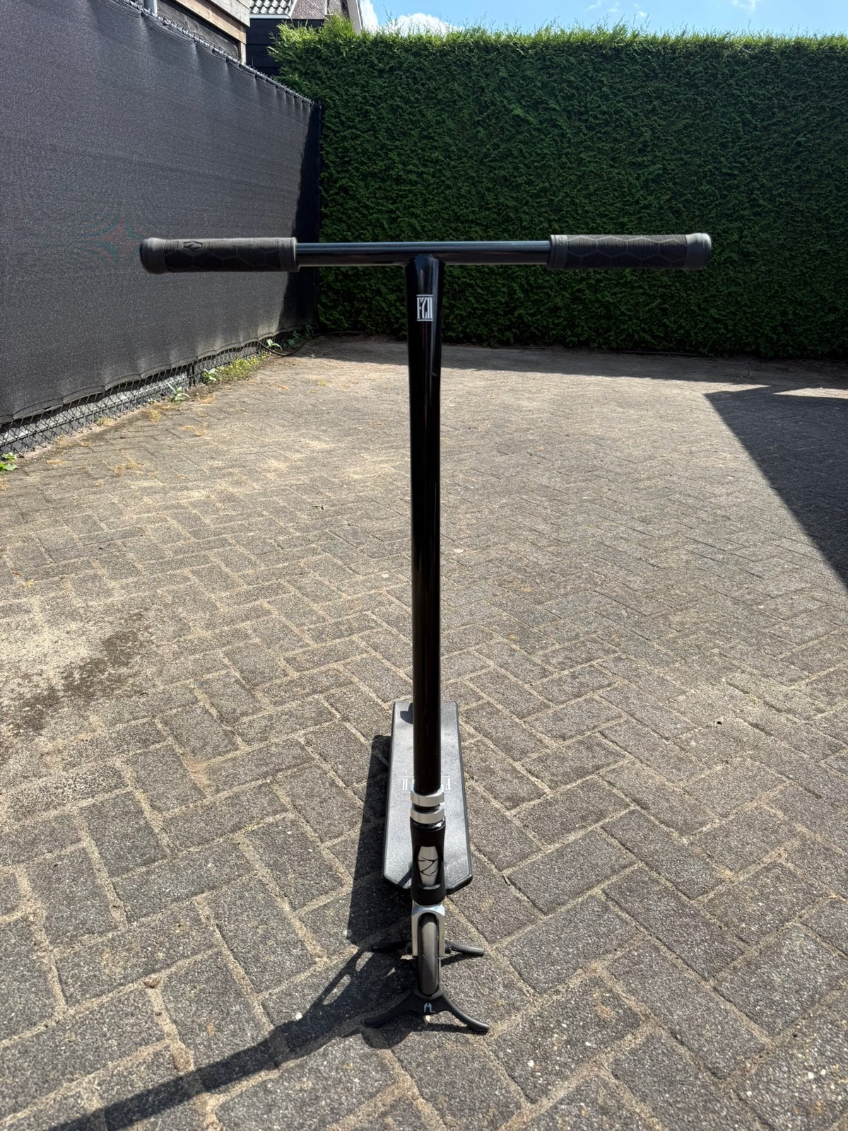 Fuzion 350z boxed stuntstep+gratis helm en beschermers, Fietsen en Brommers, Steps, Ophalen, Zo goed als nieuw, Gewone step