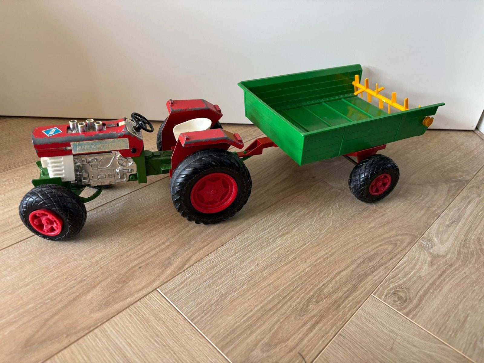 VINTAGE MASSEY FERGUSSON TREKKER MET MESTVERSPREIDER, Overige merken, Gebruikt, 1:32 tot 1:50, Overige typen