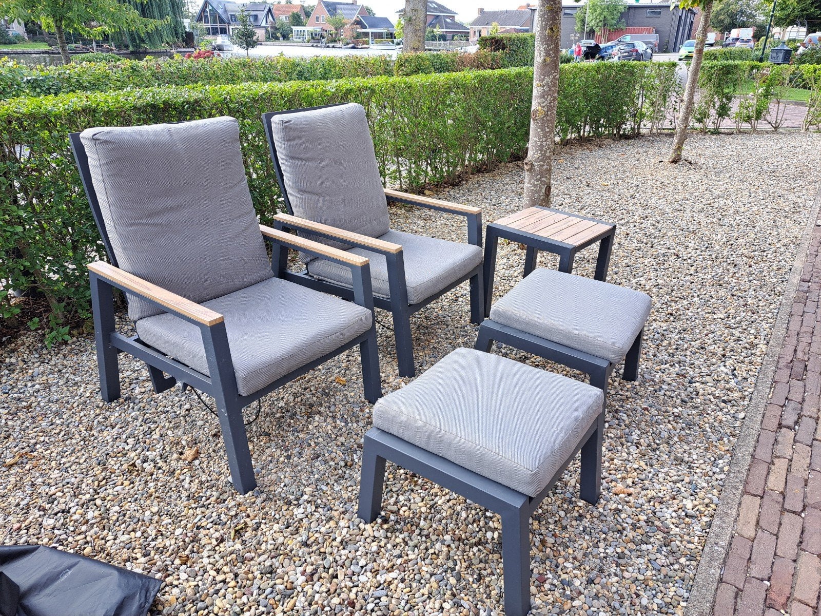 Intratuin Loungeset - 2 Stoelen, 2 Voetenbanken, Bijzett, Tuin en Terras, Gebruikt, Bijzettafel, Aluminium, Loungeset