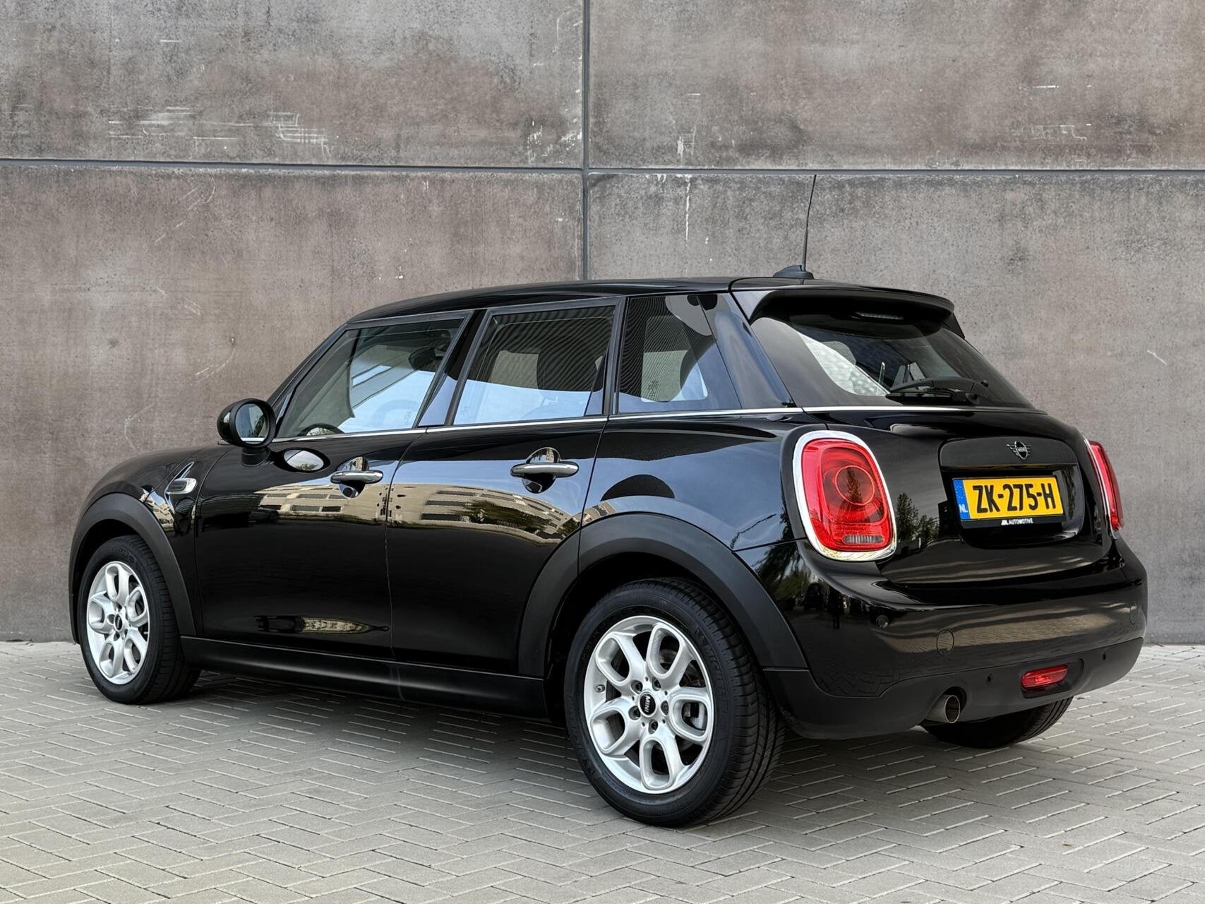 Mini 5-Deurs 1.5 One Pepper | CarPlay | 1ste eigenaar | Deal, Auto's, Voorwielaandrijving, Dealer onderhouden, Stof, Gebruikt