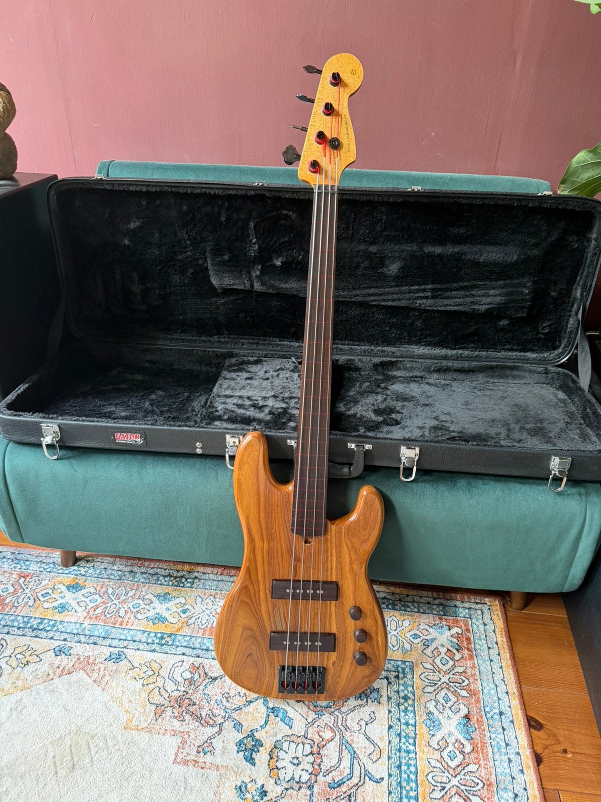 Unieke custom fretless jazz bass - inclusief koffer, Muziek en Instrumenten, Ophalen, Zo goed als nieuw