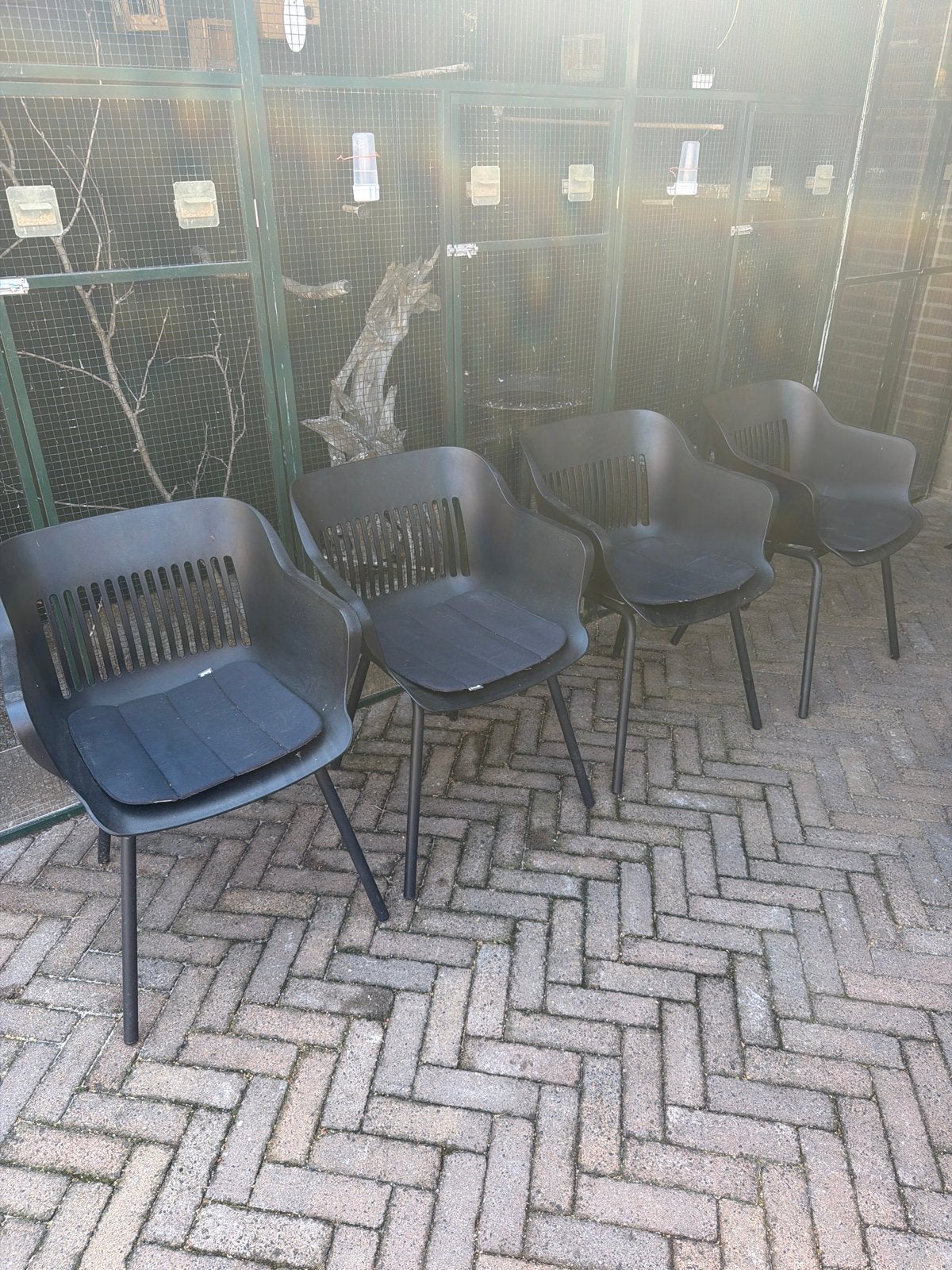 Hartman tuinstoelen, 4 stuks, zwart, met kussens, Ophalen, Gebruikt, Kunststof