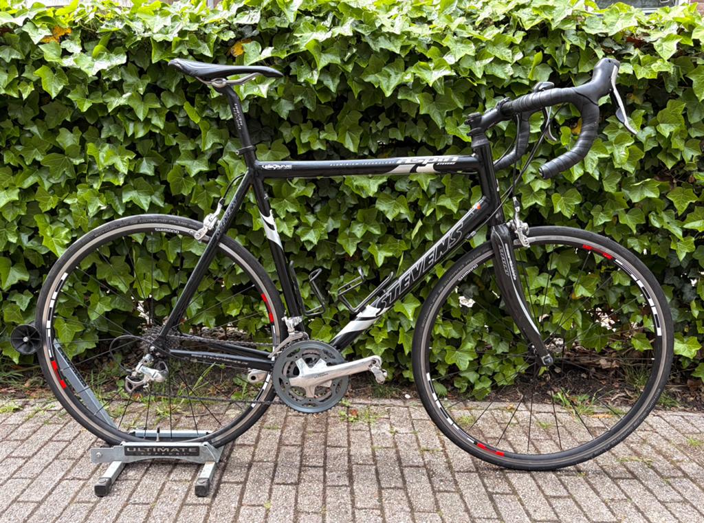 Stevens racefiets - Gloednieuwe wielen -Carbon voorvork 56, Fietsen en Brommers, Fietsen | Racefietsen, 28 inch, Gebruikt, Aluminium
