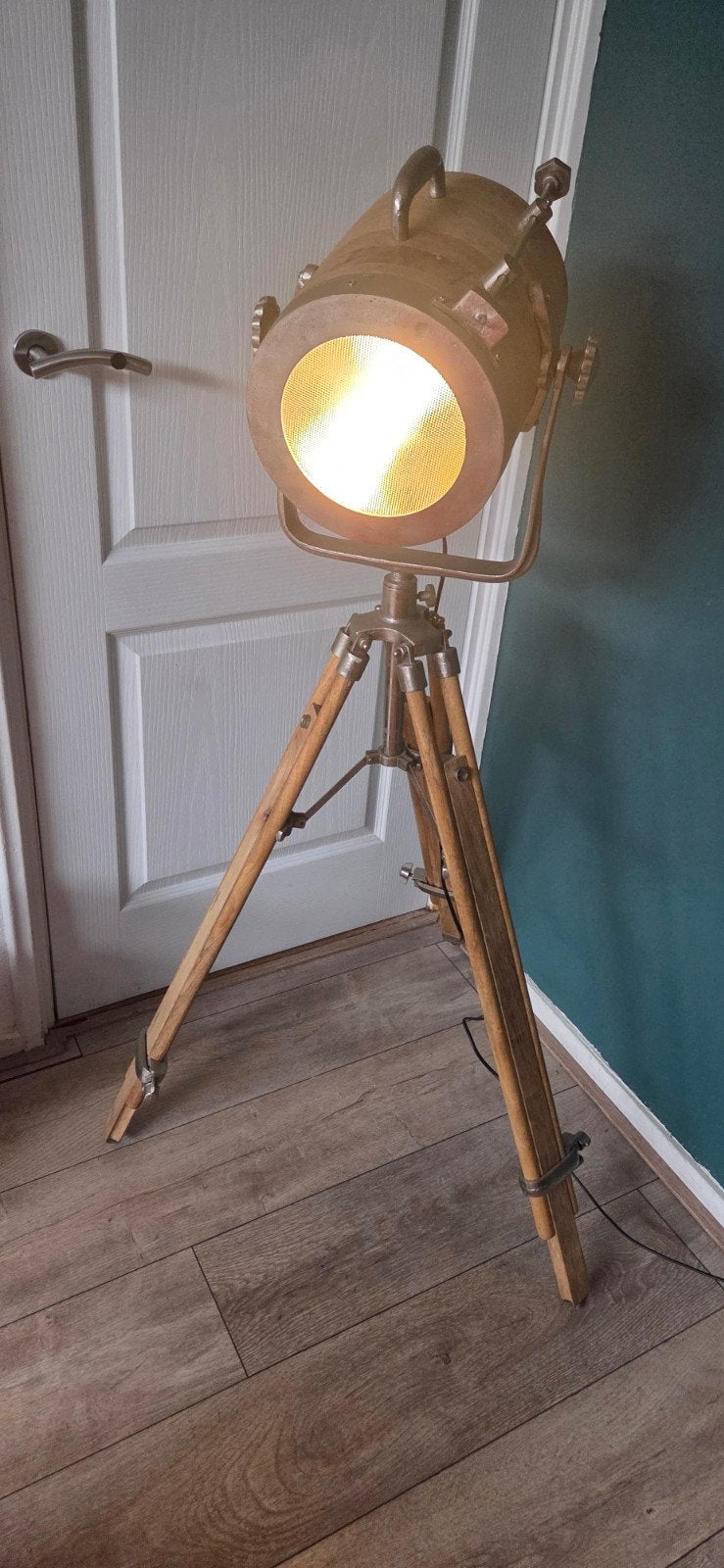 Industriële 3-poot vloerlamp - Verstelbaar & Stoer, Huis en Inrichting, Gebruikt, Hout, E27 (groot), Ophalen of Verzenden