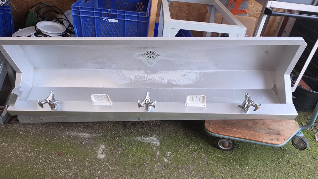 5 Aluminium wasbakken 1,82, Ophalen, Gebruikt, Wastafel