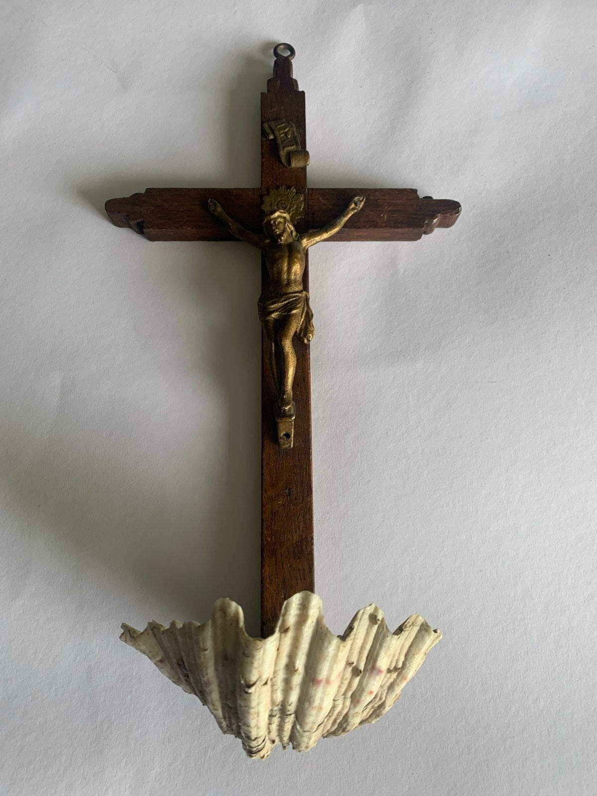 Antiek Kruisbeeld met Wijwaterbakje - Houten Kruis, Antiek en Kunst, Ophalen of Verzenden