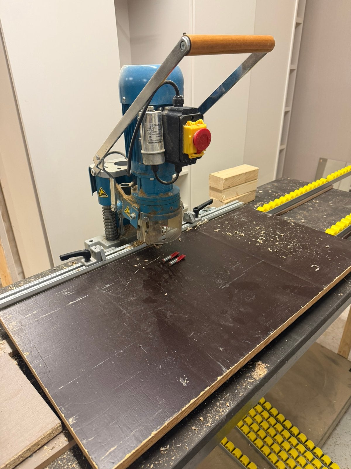Hettich scharnierboor machine, Ophalen of Verzenden, Zo goed als nieuw, 1200 watt of meer, 70 mm of meer