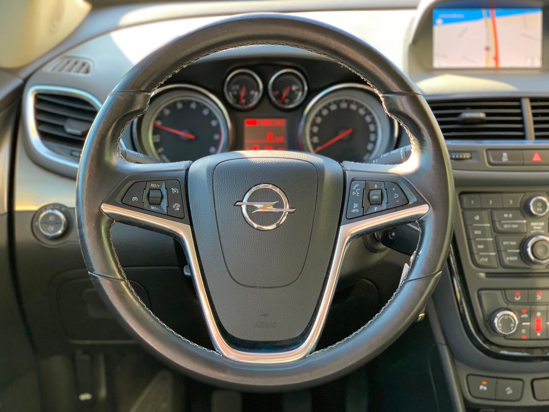 Opel Mokka 1.4 T Cosmo|2e Eigenaar|Navigatie|Camera|Trekhaak, Auto's, Voorwielaandrijving, Euro 5, Gebruikt, 4 cilinders