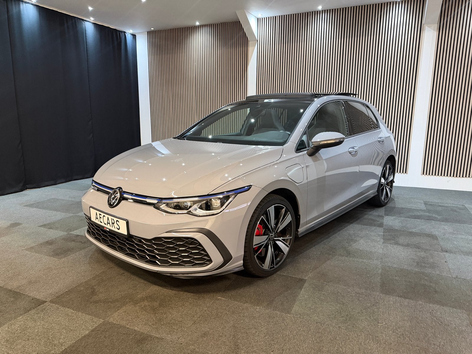 Volkswagen Golf 1.4 Ehybrid GTE 245pk Nardo Grey Pano ACC IQ, Stof, 4 cilinders, 1524 kg, 1500 kg