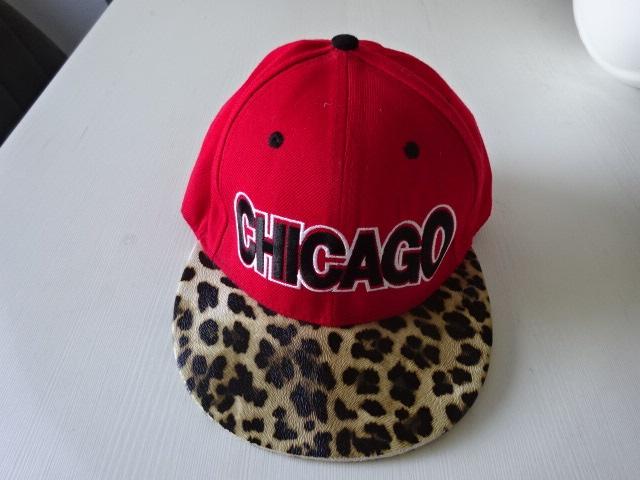 Superleuke pet met CHICAGO en tijgerprint op de voorkant, Ophalen of Verzenden, Zo goed als nieuw, One size fits all, Pet