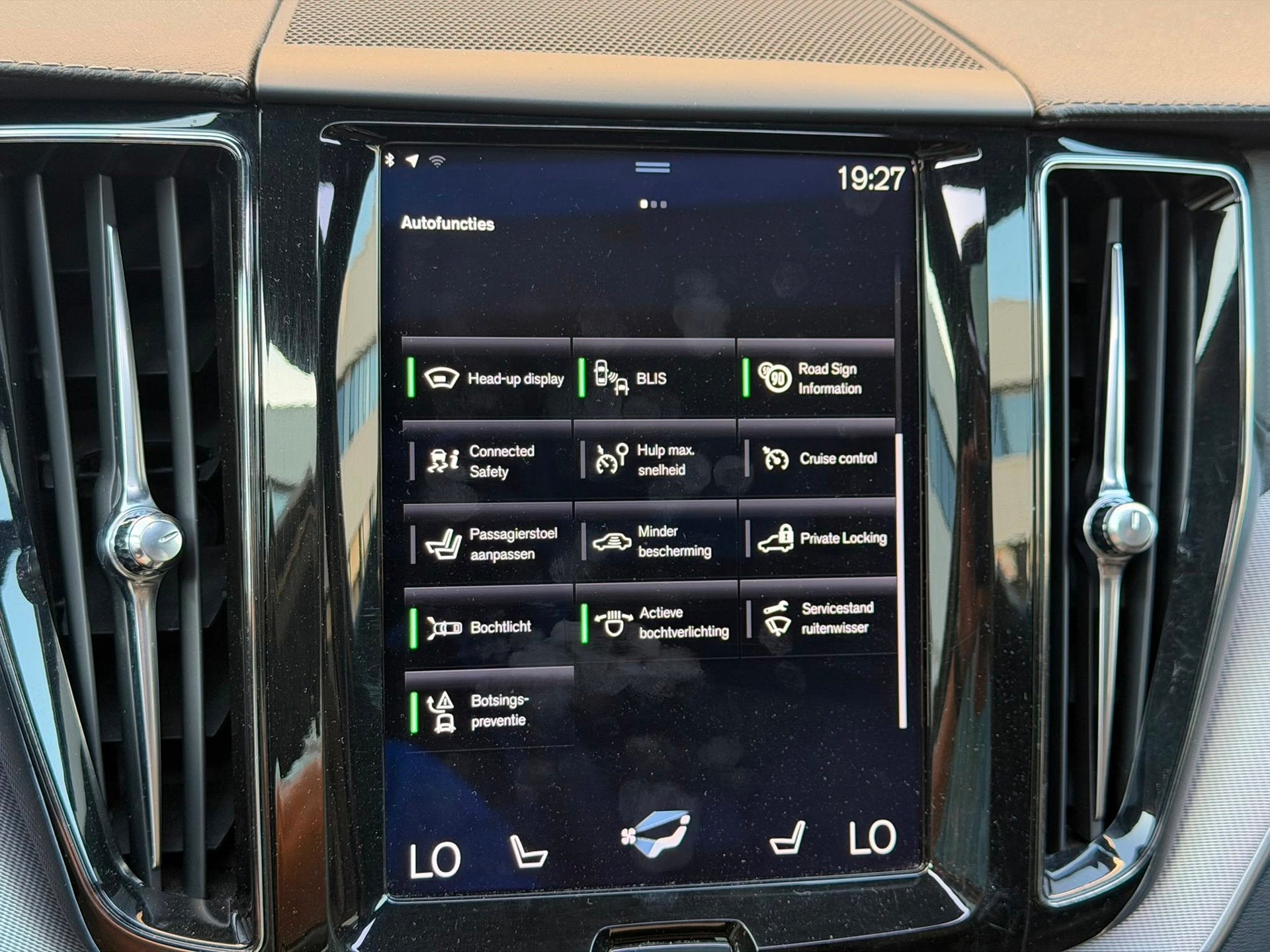 Foto 15 van Volvo XC60 2.0 T6 AWD Inscription PANO/HUD/B&W/360/MEMORY/VO