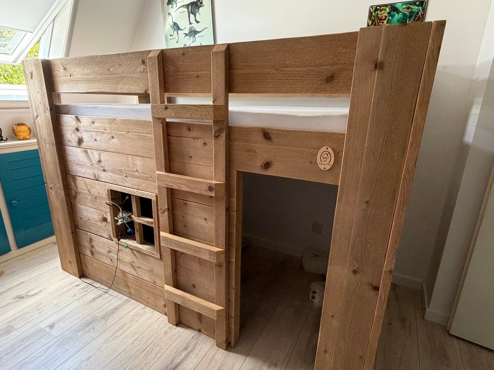 Stevig steigerhouten half hoogslaper met speelhuisje, Ophalen, 85 tot 100 cm, Gebruikt, Hoogslaper of Stapelbed