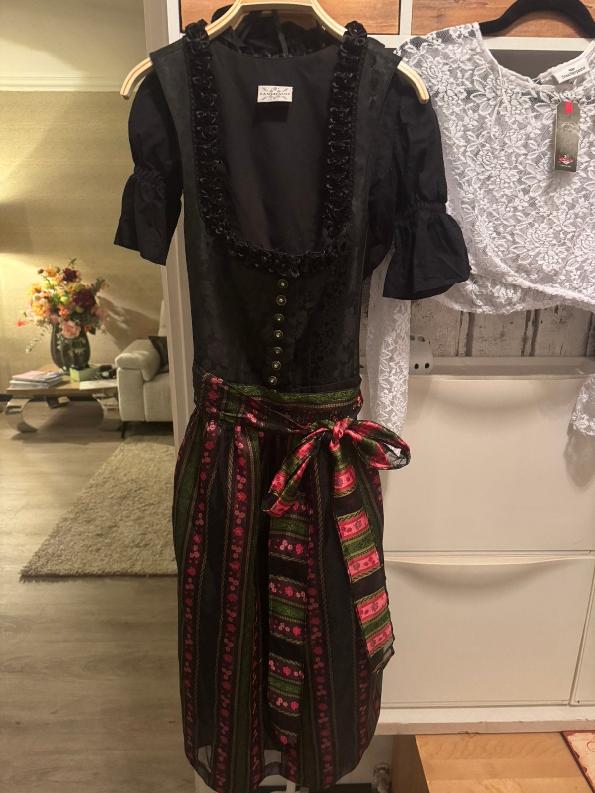 Prachtig Landhaus dirndl, Luxusline, maat 40 L Oktoberfeest, Ophalen of Verzenden, Zo goed als nieuw, Maat 42/44 (L), Zwart