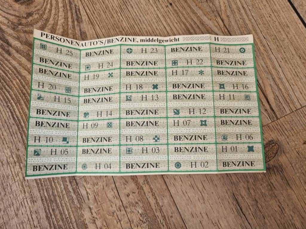 Oude benzinebonnen / distributiebonnen uit de oorlog, Verzamelen, Ophalen of Verzenden, 1940 tot 1960, Nederland, Knipsel(s)