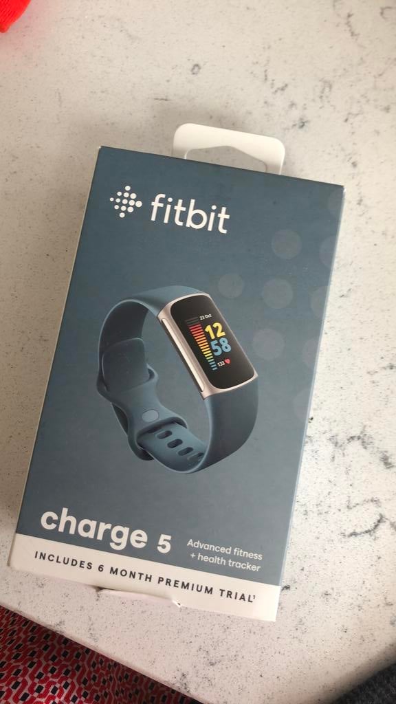 Fitbit charge 5, Zwart, Ophalen of Verzenden, Zo goed als nieuw, Conditie