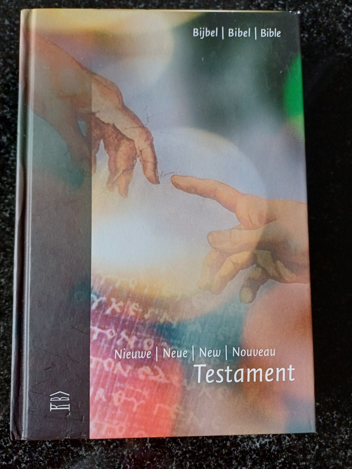 Het Nieuwe Testament in 4 talen (NL, DE, EN, FR), Boeken, Ophalen of Verzenden, Zo goed als nieuw, Christendom | Katholiek