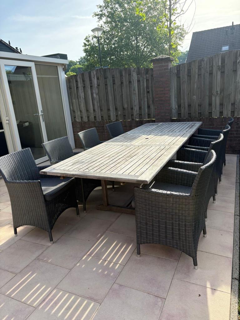 Grote Teakhouten Tuintafel met 8 Wicker Stoelen, Ophalen, Gebruikt, Eettafel, Teakhout