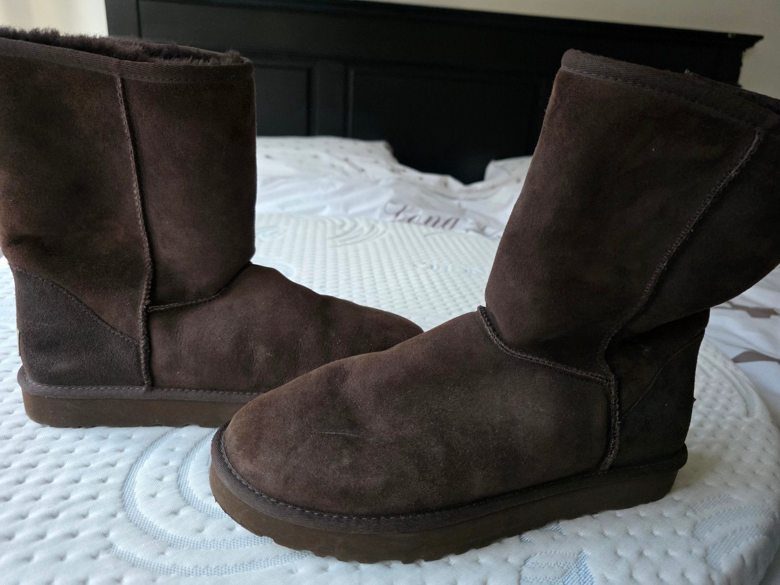 Donkerbruine suède UGG laarzen, UGG, Bruin, Lage of Enkellaarzen, Ophalen of Verzenden