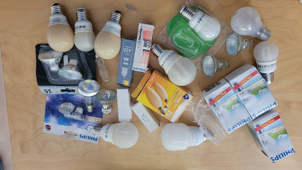 Verzameling van 27 gloei-, halogeen- en spaarlampen, Overige typen, Overige fittingen, Ophalen of Verzenden, Zo goed als nieuw