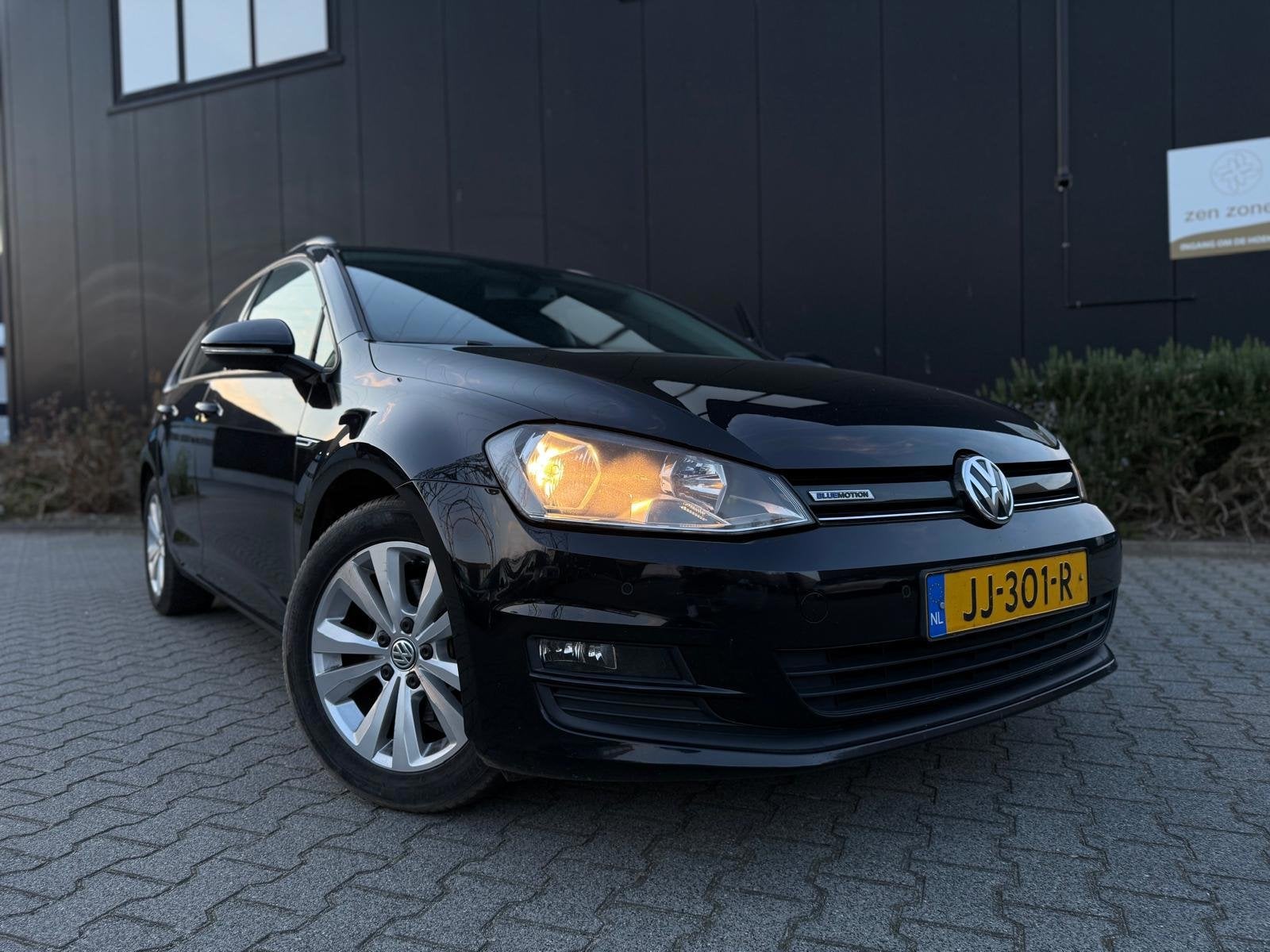 Volkswagen Golf Variant 1.0 TSI Connected Series, Gebruikt, Euro 6, 1210 kg, Origineel Nederlands