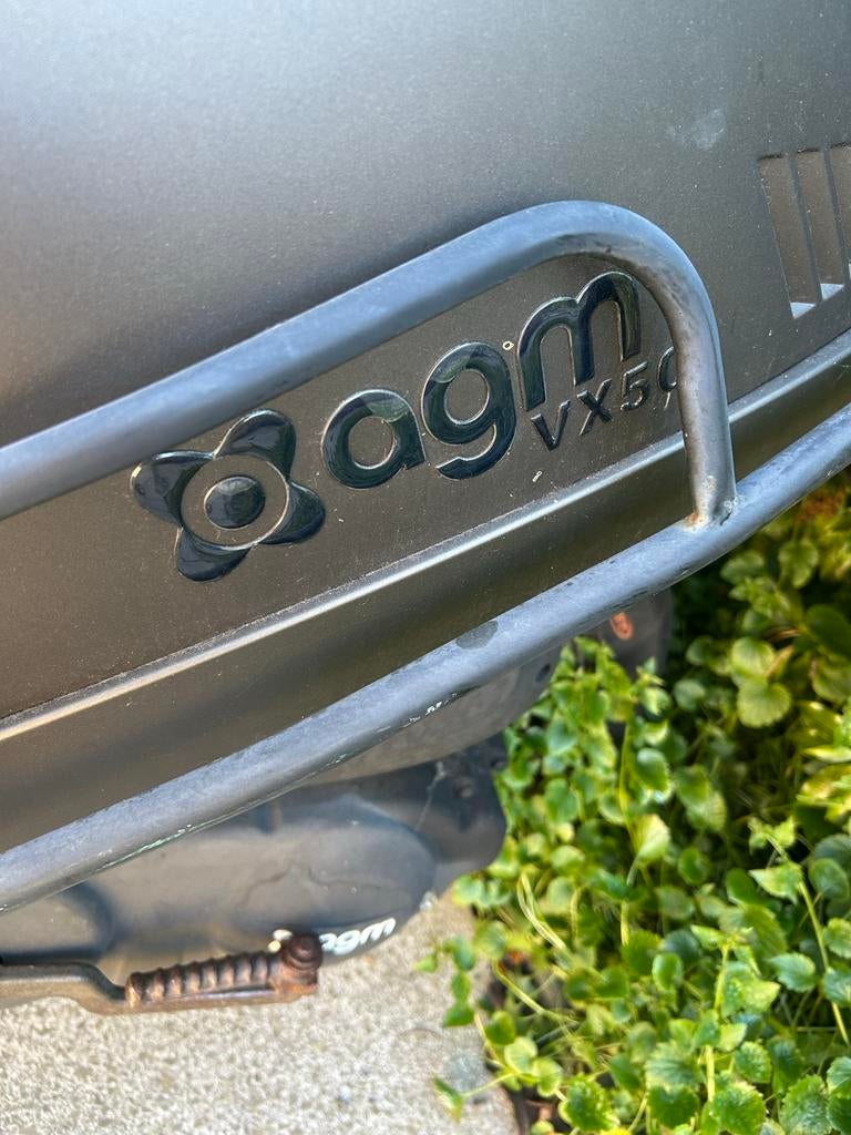 AGM VX50 scooter uit juni 2019 met windscherm en helmbak, Gebruikt, Benzine, Ophalen, Overige merken