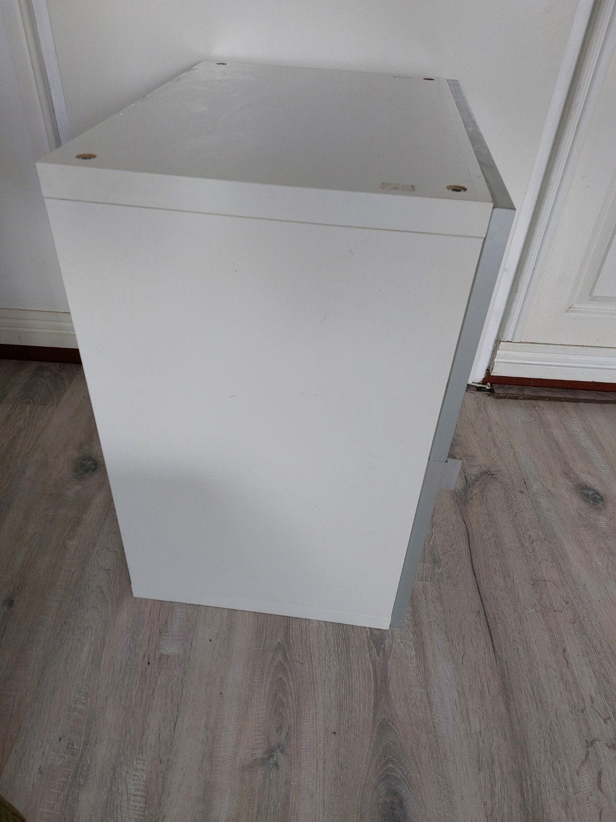 Te koop: Wandkast met glazen deur - 60x42x64 cm, Ophalen, Gebruikt