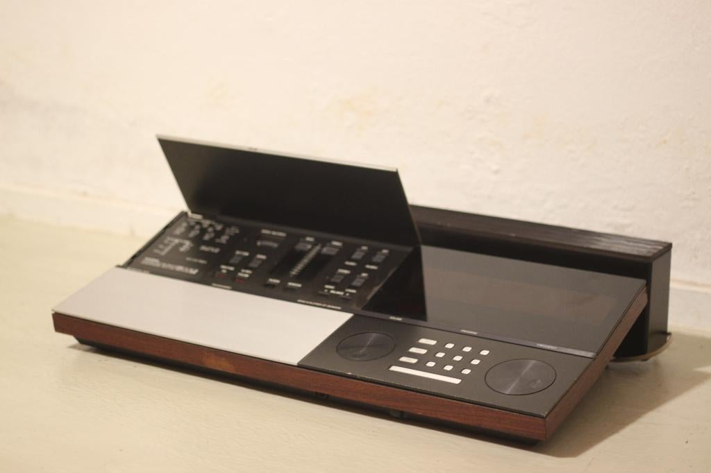 Bang & Olufsen Beomaster 8000 restauratie onderdelen, Audio, Tv en Foto, Overige merken, Ophalen of Verzenden, Niet werkend, 120 watt of meer