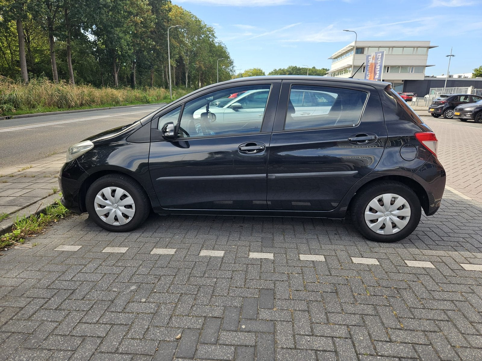 Toyota yaris 2014 4750 euro 1.0 VVT-i, Auto's, Bedrijf, Yaris, Hatchback, Te koop