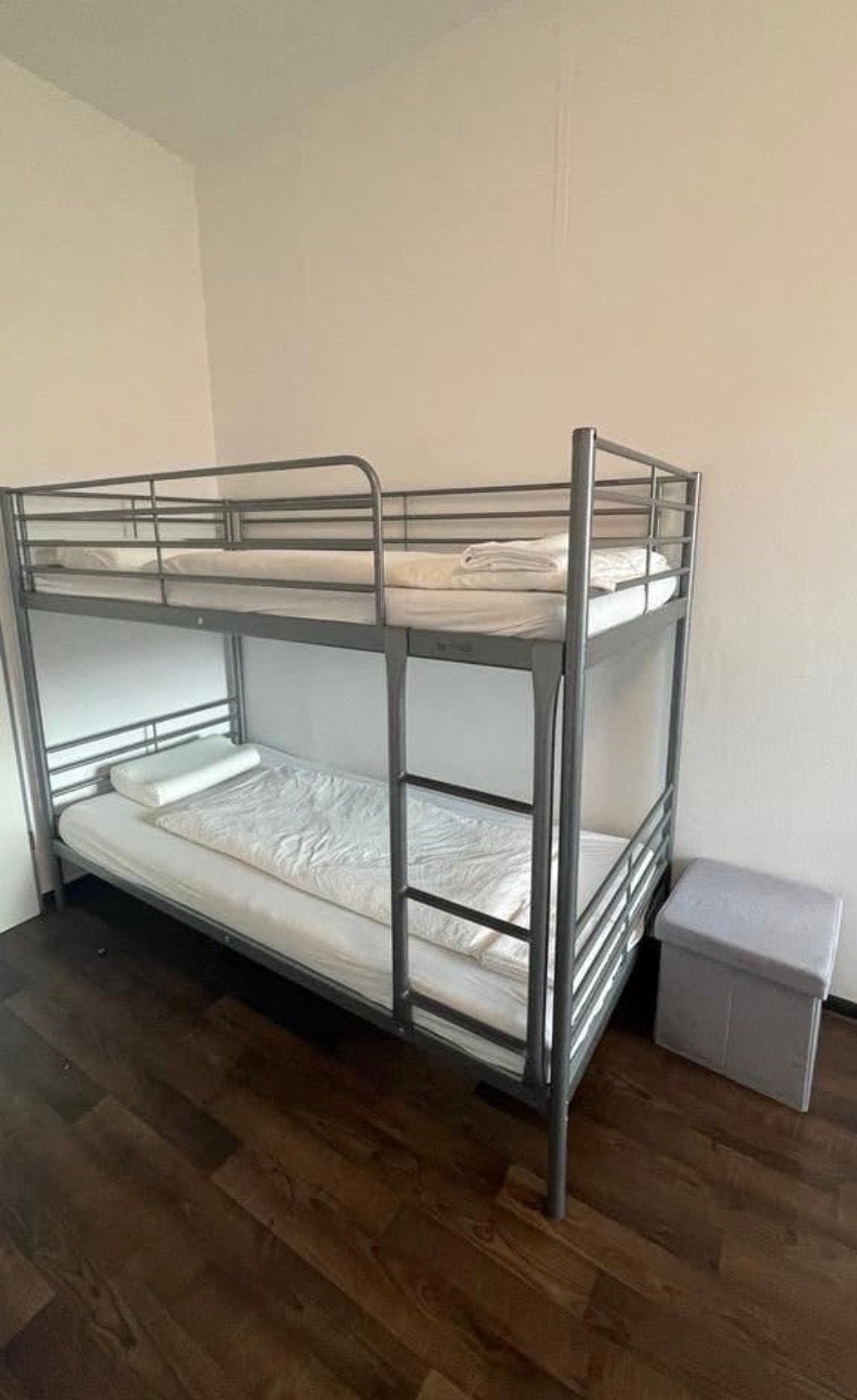 Stevig metalen stapelbed - Ideaal voor kleine ruimtes, Ophalen, Gebruikt, 90 cm, 160 tot 180 cm