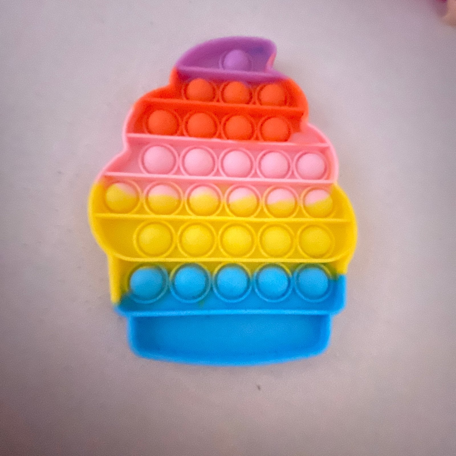 Pop It Fidget Toy Regenboog Cupcake, Kinderen en Baby's, Speelgoed | Overig, Ophalen, Zo goed als nieuw, Jongen of Meisje