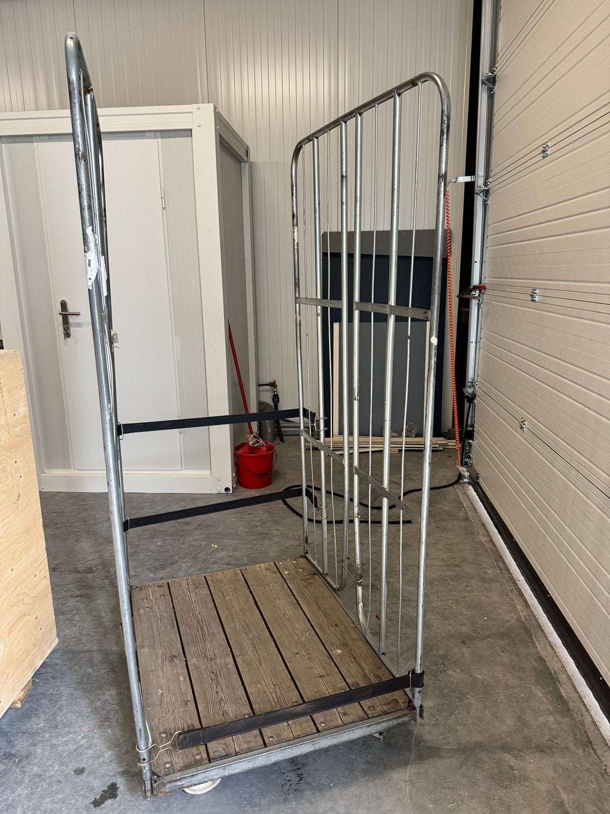 Rol container met houten bodem gebruikt, 100 liter of meer, Ophalen, Gebruikt, Transportkar