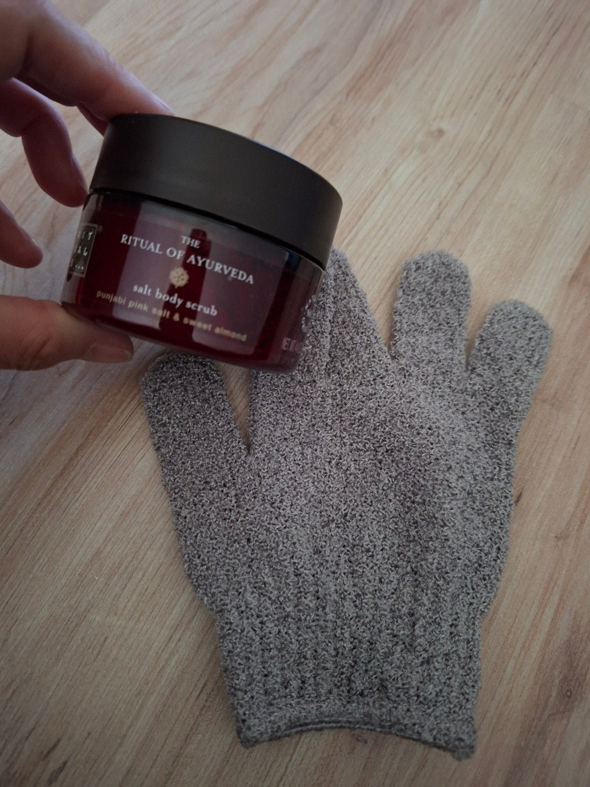 Rituals Salto Body Scrub met Scrub Handschoen, Ophalen of Verzenden, Nieuw, Bad & Douche