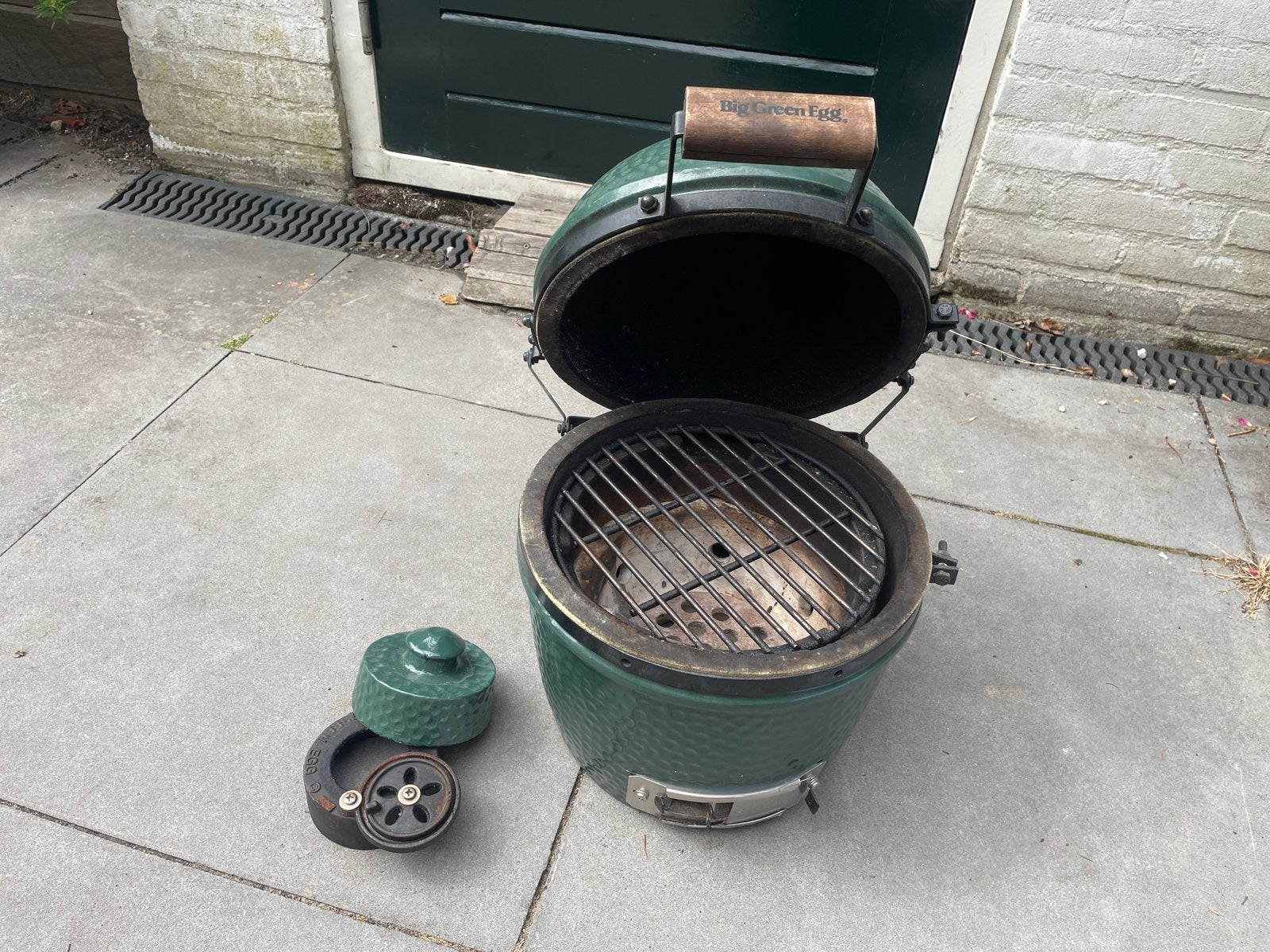 Big Green Egg Mini Kamado BBQ, Tuin en Terras, Barbecue-accessoires, Gebruikt, Ophalen