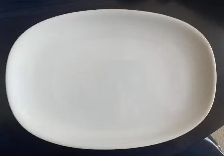 Witte ovalen schaal; Hutschenreuther Bavaria; 21,5 x 32 cm, Ophalen of Verzenden, Overige stijlen, Porselein, Schaal of Schalen
