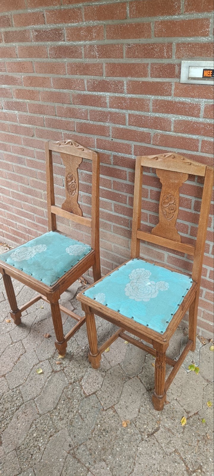 Twee eetkamer stoelen gratis, Ophalen