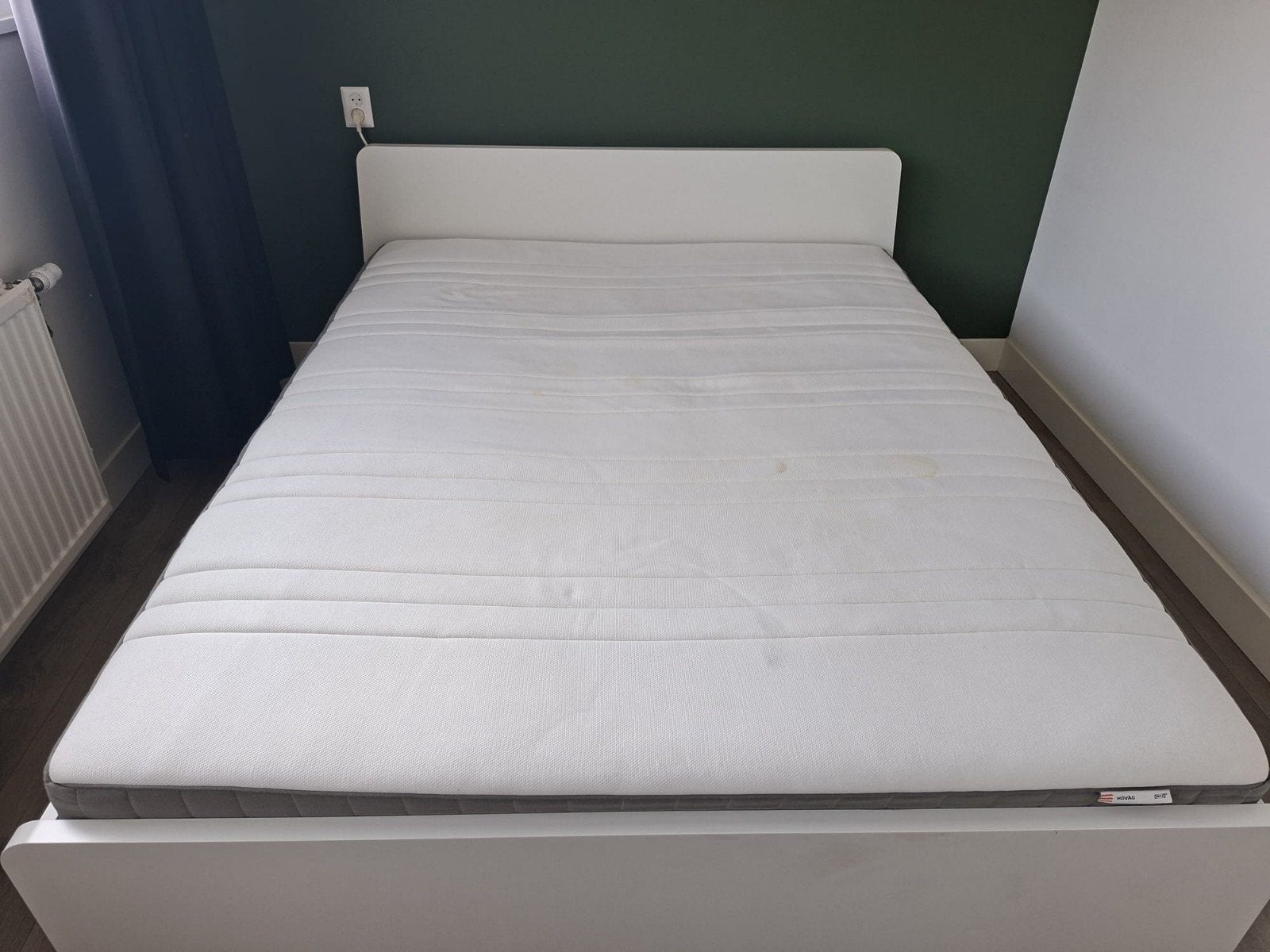 IKEA Hövåg tweepersoonsbed met matras en lattenbodem, Huis en Inrichting, Ophalen, Gebruikt, Wit, Tweepersoons