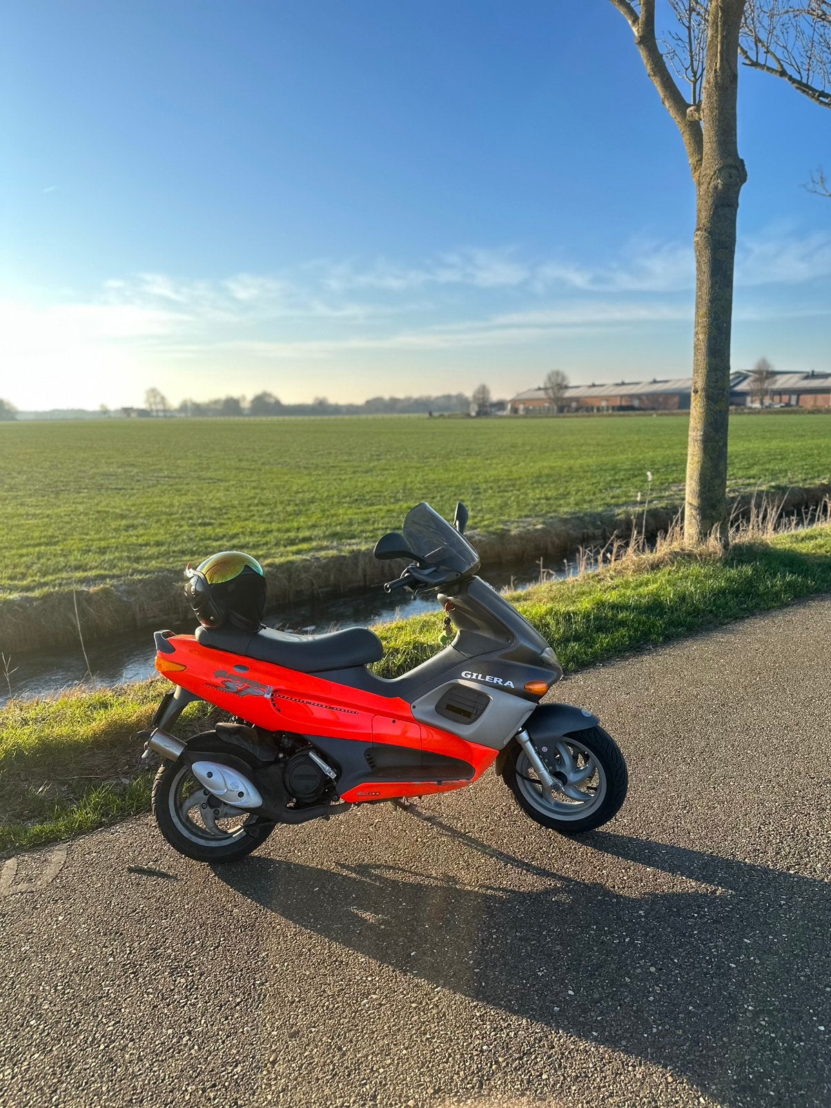 Gilera runner 50cc fluo rosso, Ophalen, Zo goed als nieuw
