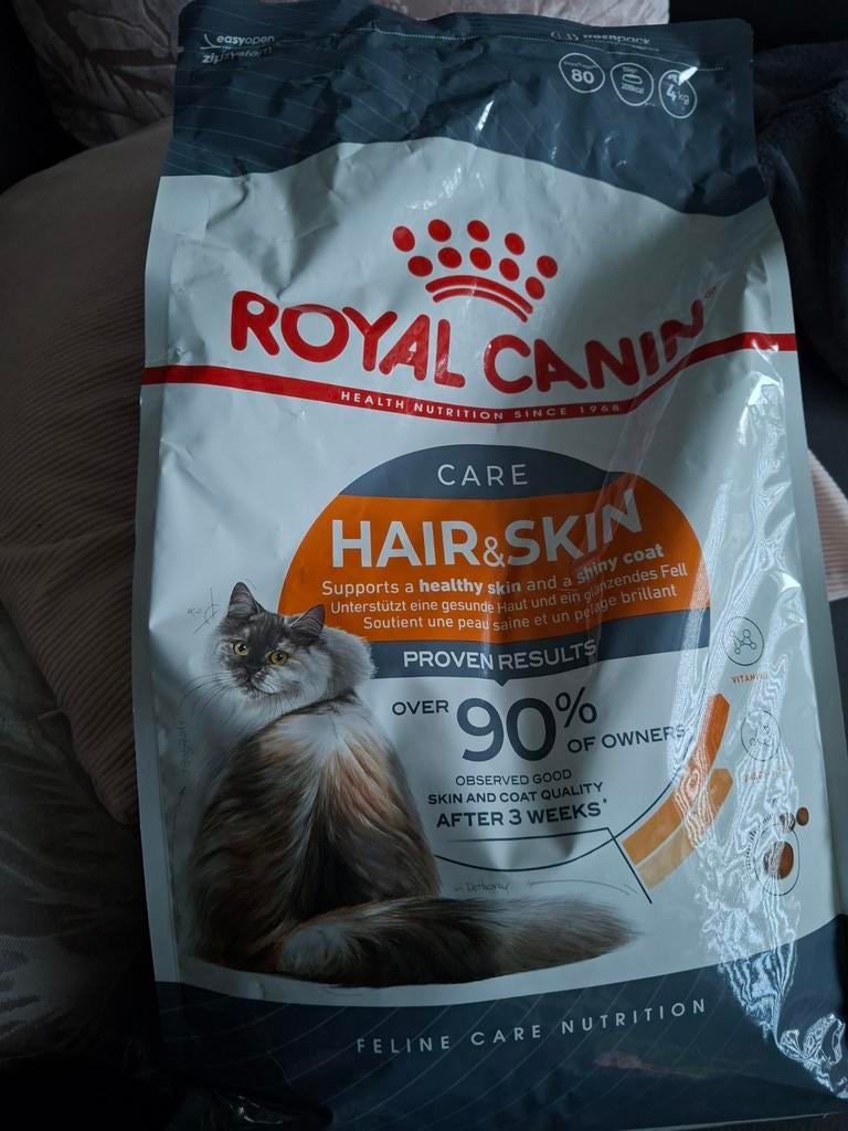 Nieuwe zak Royal canin Hair and skin 4kg kat, Dieren en Toebehoren, Dierenvoeding, Ophalen, Kat
