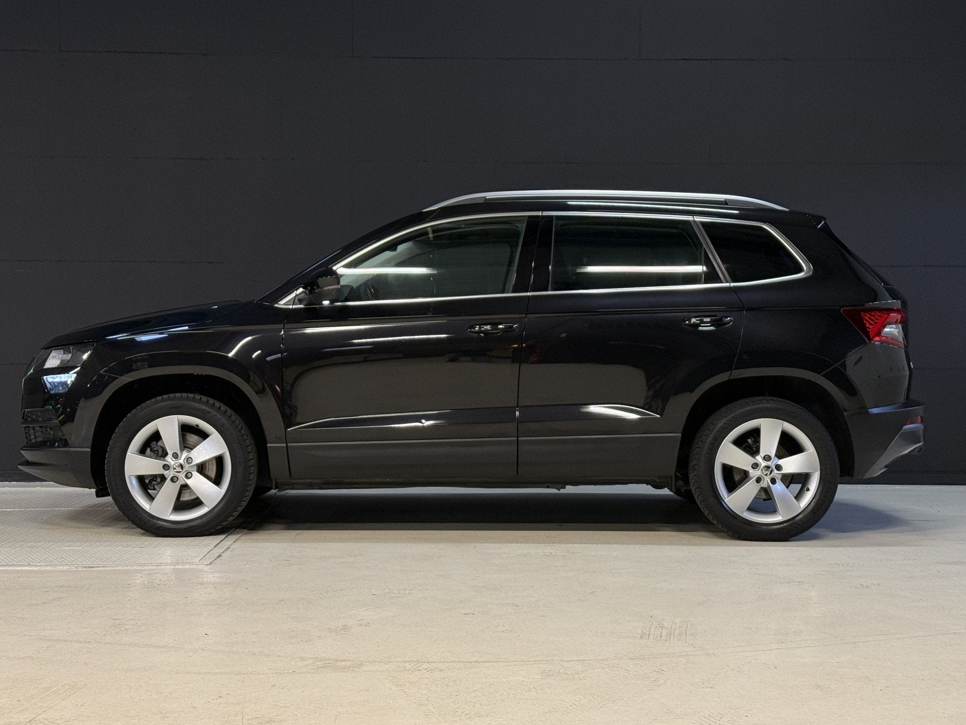 Skoda Karoq 1.0 TSI Style | Keyless | Apple carplay | Stoelv, Auto's, Stof, Gebruikt, 1261 kg, 116 pk