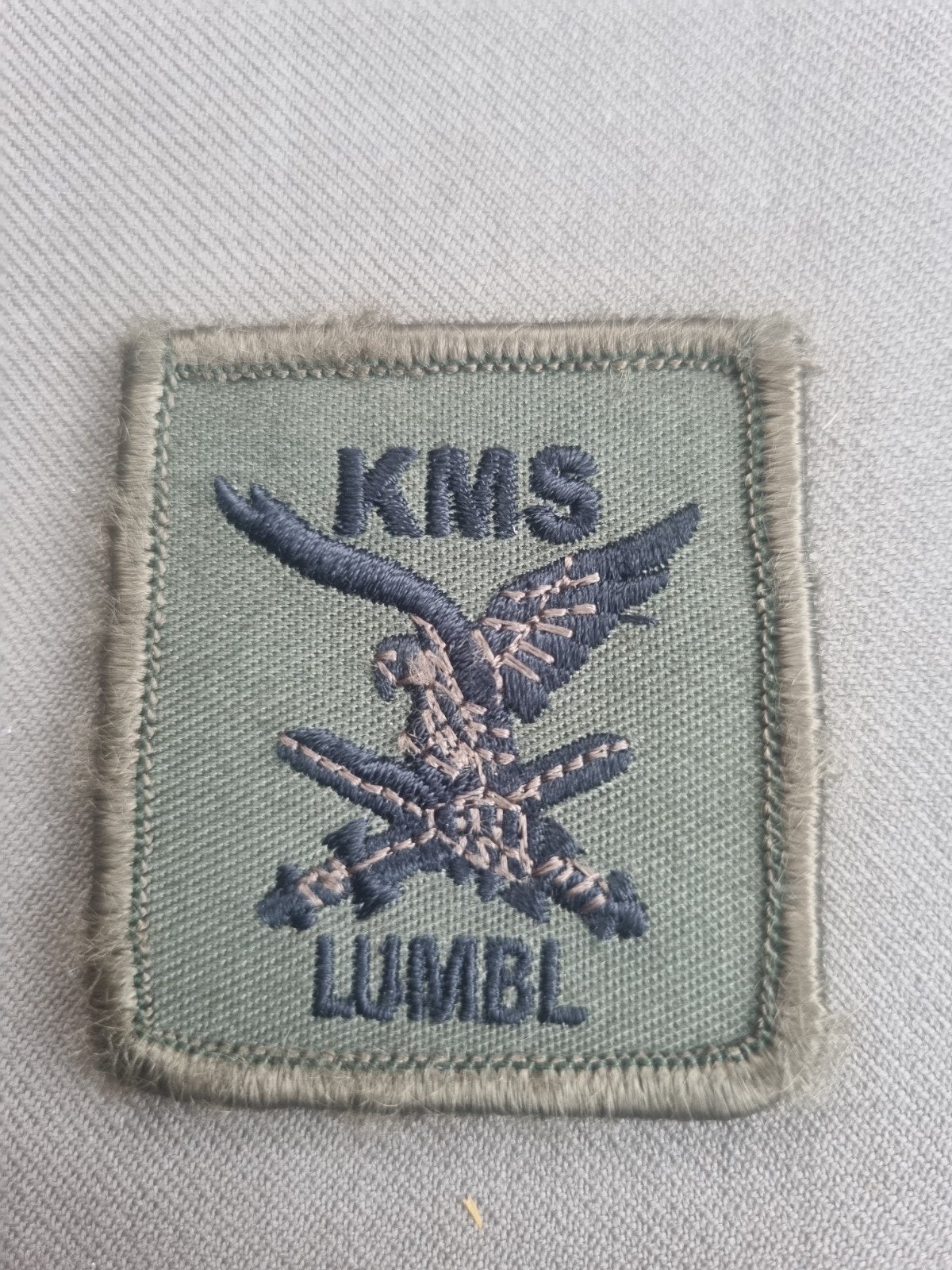 borstpatch KMS LUMBL, Verzamelen, Ophalen of Verzenden, Landmacht, Nederland, Embleem of Badge