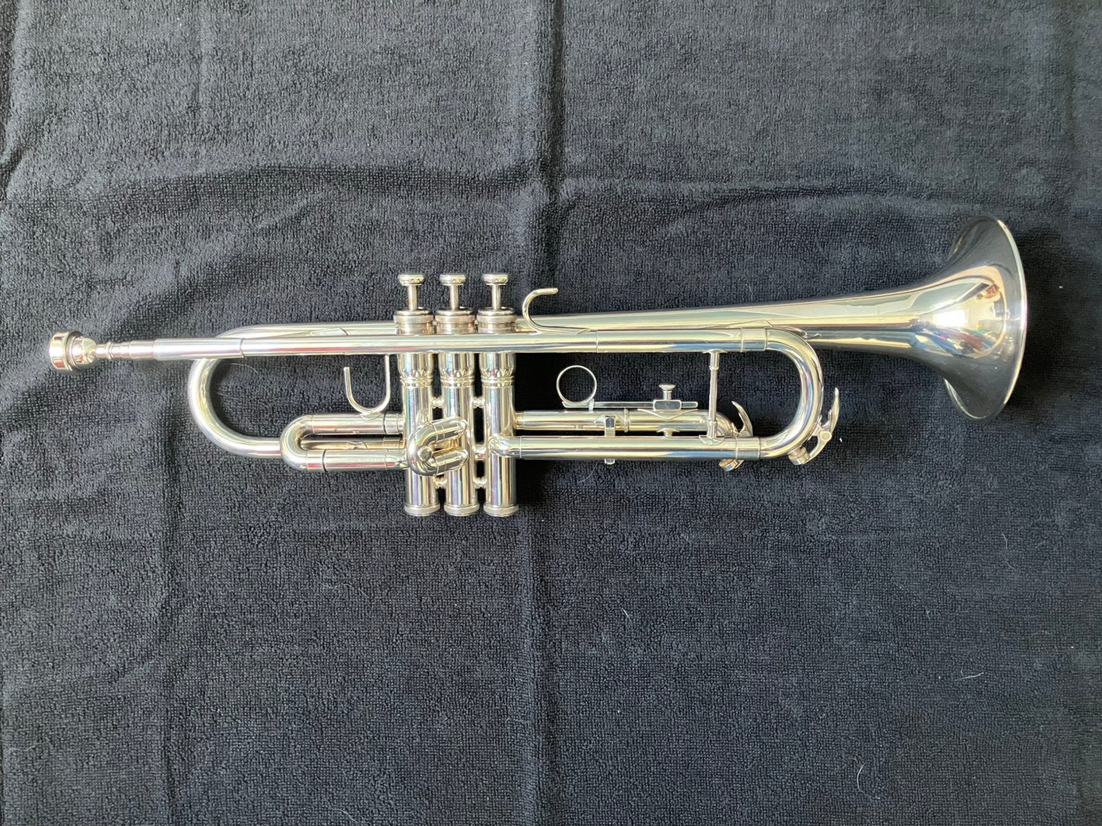 King 601 SP trompet zilver (Inclusief koffer en mondstuk), Ophalen, Zo goed als nieuw, Bes-trompet, Met koffer