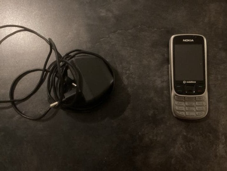 Nokia 6300 Klassieke Mobiele Telefoon met Oplader, Gebruikt, Fysiek toetsenbord, Ophalen of Verzenden, Minder dan 3 megapixel