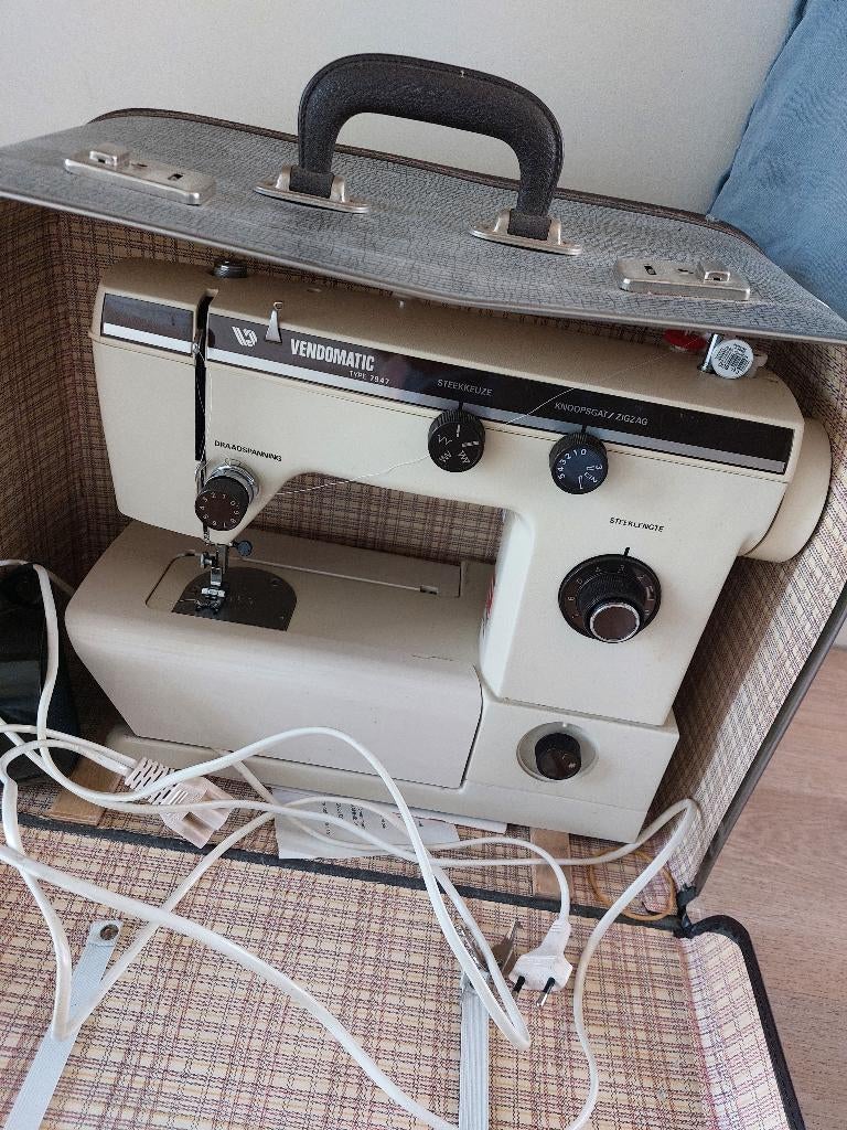 Vendomatic naaimachine, Ophalen, Gebruikt, Naaimachine, Overige merken