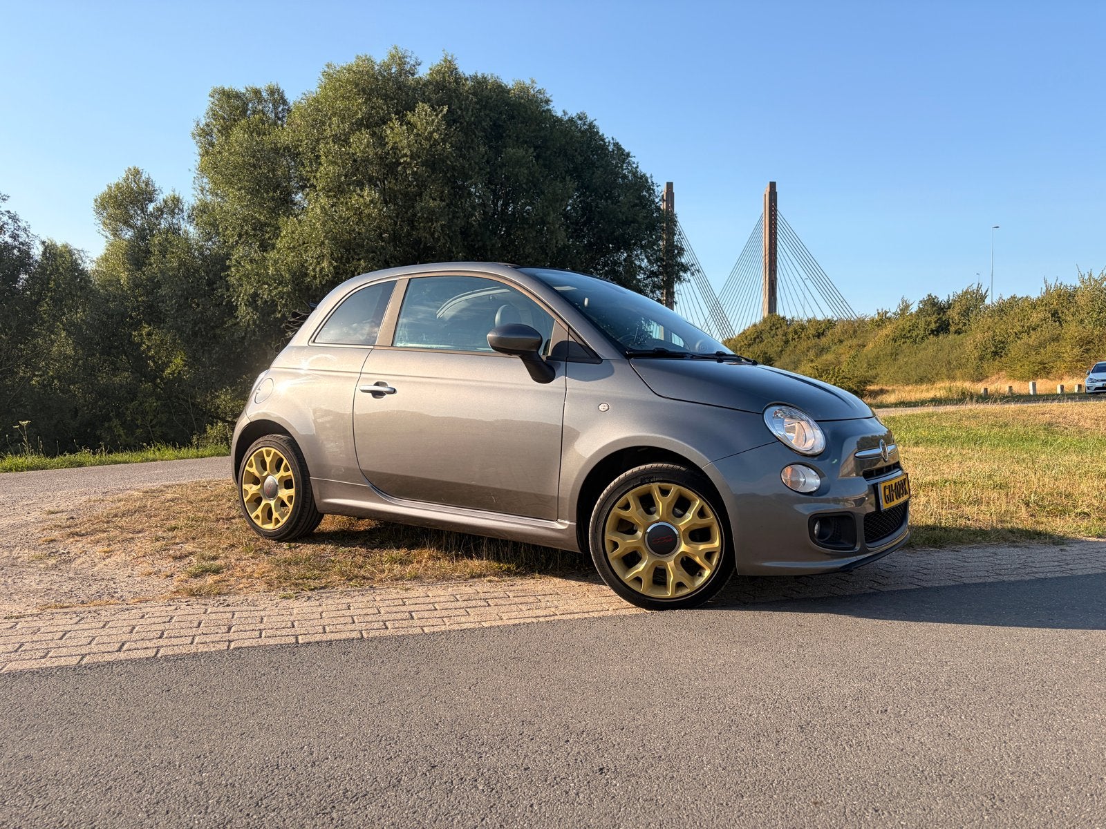 Fiat 500 C Cabrio netto auto volledig onderhoud, gouden velg, Auto's, Stof, 40 €/maand, Origineel Nederlands, Handgeschakeld