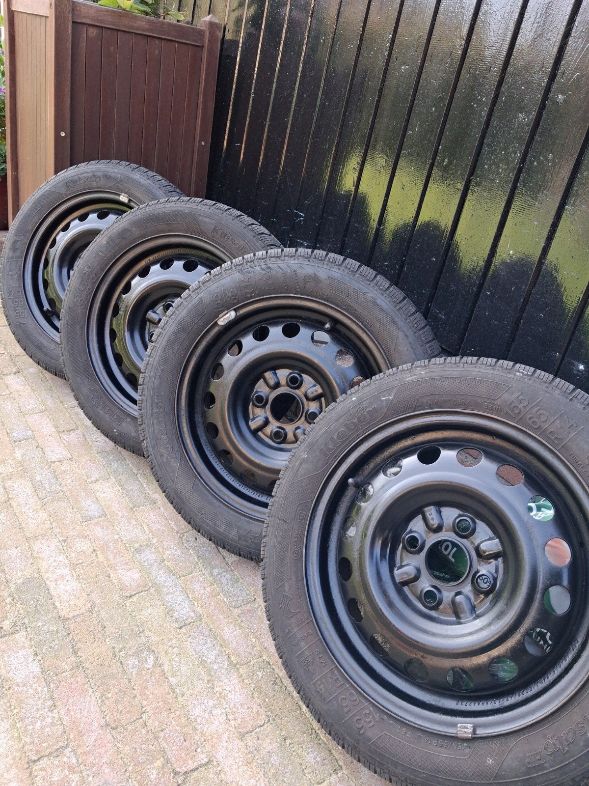 set winterbanden op velg 155 65 R14, Ophalen, 14 inch, Gebruikt, 155 mm