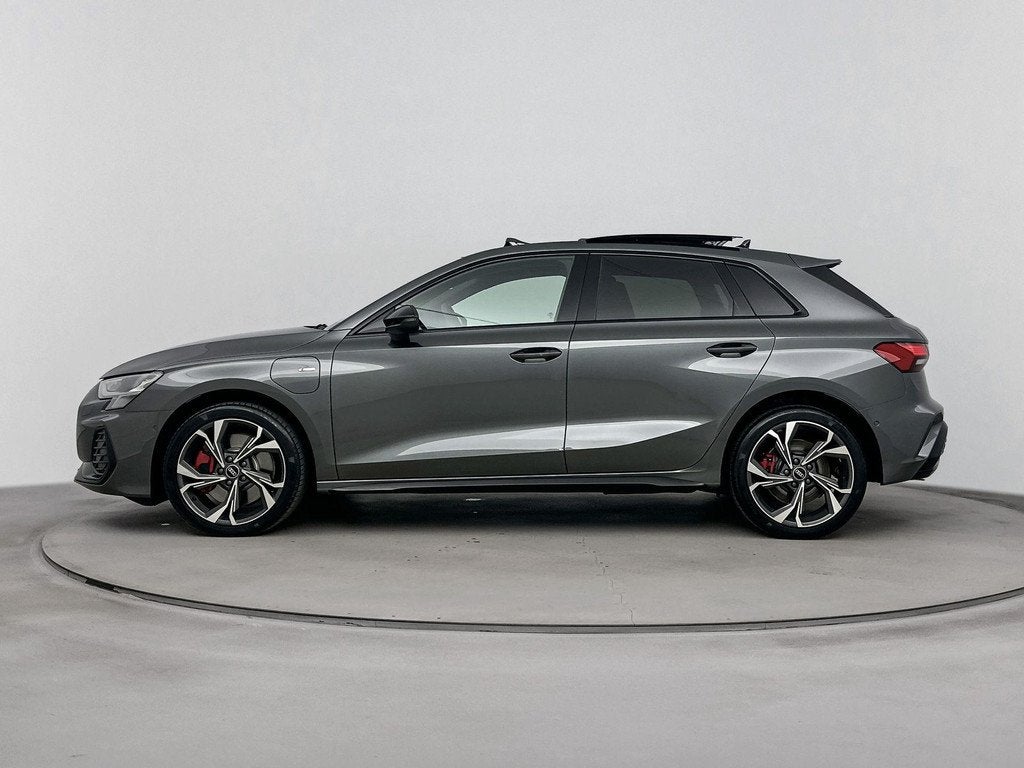 Audi A3 Sportback 45 TFSI e S edition Competition | 272PK |, Auto's, Audi, 12 maanden, Euro 6, 4 cilinders, 150 min