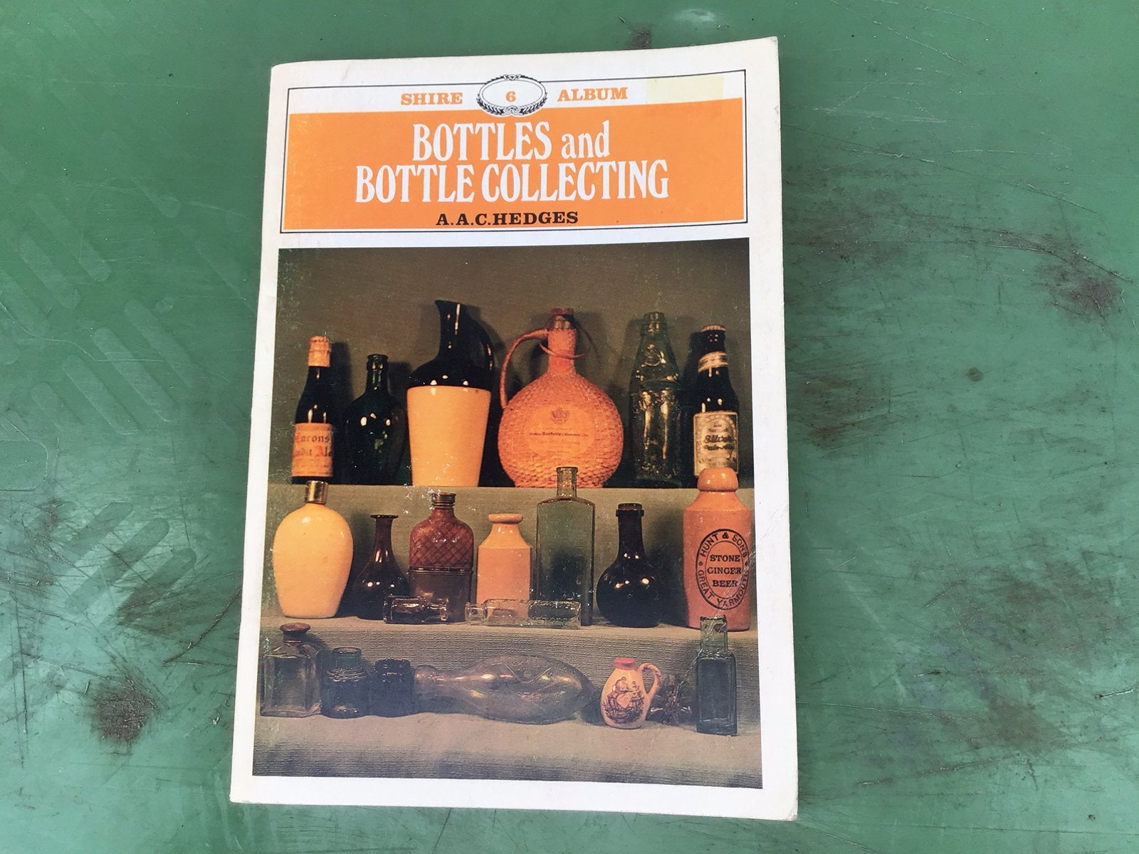 Bottles and bottle collecting,aac Hedges,antiek glas boek, Ophalen of Verzenden, Gelezen